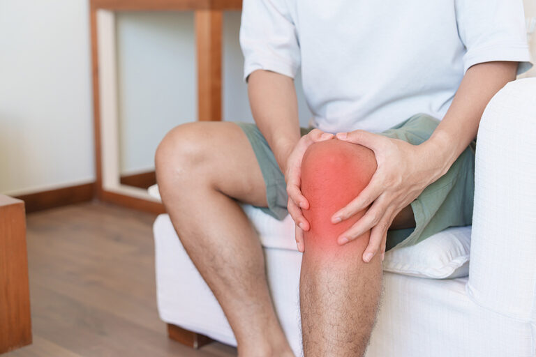 6 Natural Ways To Alleviate & Avoid Knee Pain And Injuries