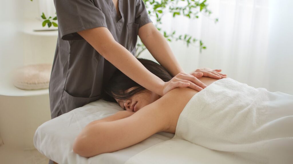 Chiropractic Treatment vs. Massage Therapy_ Understanding the Difference and Benefits of Chiropractic Care
