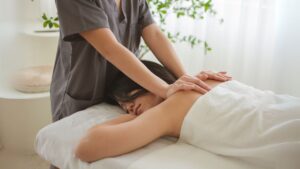 Chiropractic Treatment vs. Massage Therapy_ Understanding the Difference and Benefits of Chiropractic Care